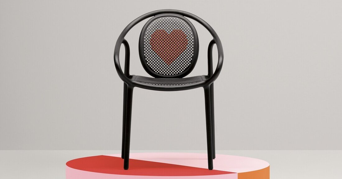 Zum Valentinstag präsentiert der italienische Möbelhersteller Pedrali den Sessel „Remind Pixel“.
