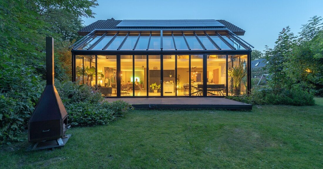 Wärmeeffizient, lichtdurchflutet und offen: Der Wintergarten von Solarlux dient bei einer Modernisierung in den Niederlanden als Komplettlösung.
