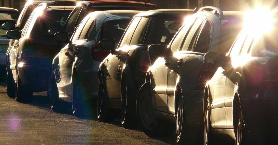 Seit Monaten wird in Wien über neue Vorschläge zur Parkraumbewirtschaftung heiß diskutiert. Denn die Parkregeln sind unübersichtlich und kompliziert. Das Modell der Wirtschaftskammer Wien würde auch Gewerbebetriebe unterstützen.