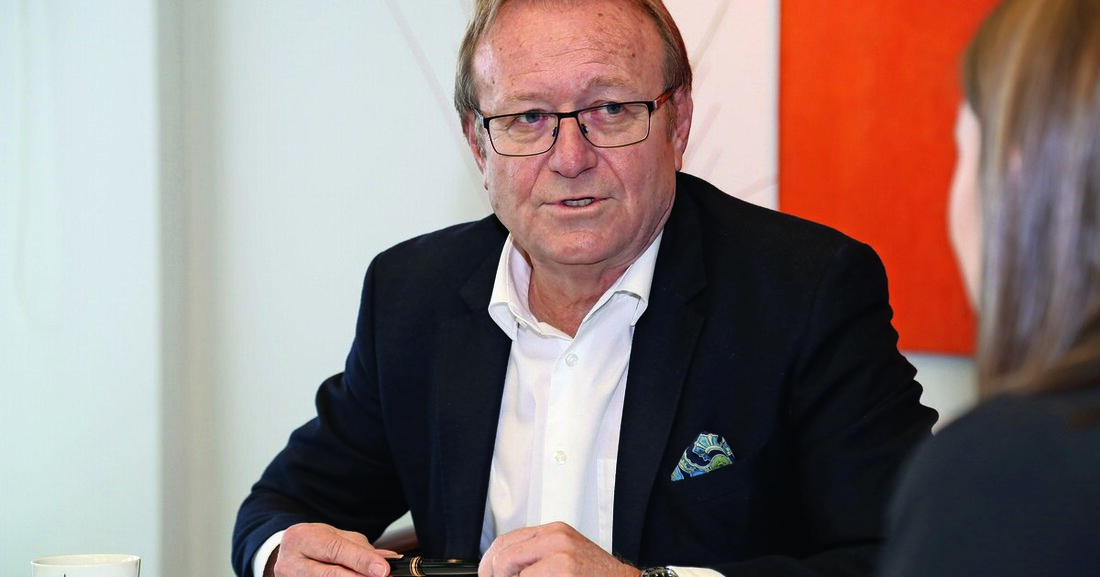 Die allgegenwärtigen Themen Digitalisierung, Preisdruck und Nachhaltigkeit beschäftigen auch die Fassadenbauer. Ewald Müller, Geschäftsführer von AluKönigStahl hat mit METALL über das vergangene Geschäftsjahr, die zunehmende Vernetzung und die Notwendigkeit des Wandels im Wertschöpfungsprozess gesprochen.