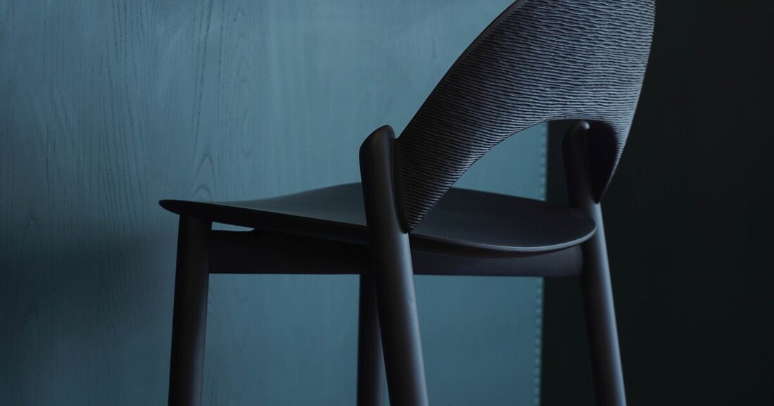 Auf der Kölner Möbelmesse imm cologne zeigten vor allem kleinere Aussteller und Manufakturen, wie die Fusion von traditioneller Handwerkskunst und aktuellem Design zu ganz neuen Gestaltungsideen führen kann.