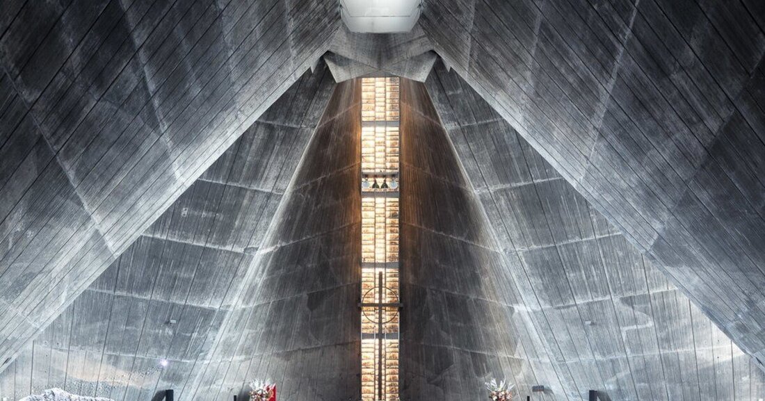 Unter dem Titel „Sakrale Bauten profan genutzt?“ lädt das ORTE-Architekturnetzwerk Niederösterreich am 19. Mai 2020 zu einer Führung mit anschließender Podiumsdiskussion über Nutzungsmöglichkeiten von Kirchen in die ehemalige Synagoge St. Pölten.