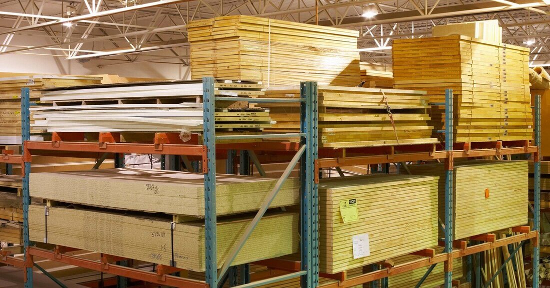 Die Kundenbetreuung aufrechterhalten, die Lieferkette gewährleisten und dabei auch die eigenen Mitarbeiter schützen: Wir haben uns bei Herstellern, Lieferanten und Händlern umgehört, wie sie diesen Spagat derzeit bewältigen. Mit Updates (8.4.)