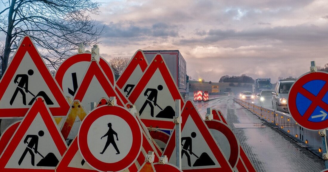 Die gesetzlichen Beschränkungen zur Verhinderung der Ausbreitung von COVID-19 betreffen auch Fahrten zu und von Baustellen. Daraus resultiert vermutlich eine vermehrte Nutzung von Privat-PKW zur An- und Abreise auf die (von den) Baustellen. Eine Zusammenfassung der aktuellen Rechtslage für die Praxis.