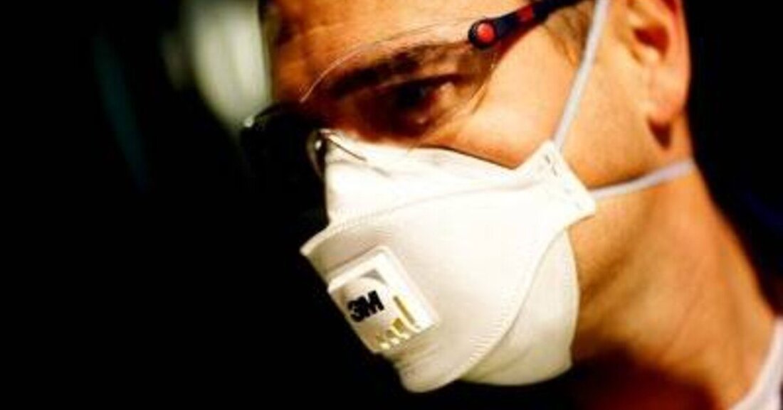 Vorsicht beim Kauf von Atemschutzmasken: 3M meldet vermehrt Fälle, in denen Personen sich in betrügerischer Absicht als mit dem Unternehmen verbunden ausgeben, Produkte zu stark überhöhten Preisen verkaufen und gefälschte Ware anbieten. Dagegen kämpft der Multitechnologiekonzern nun an.