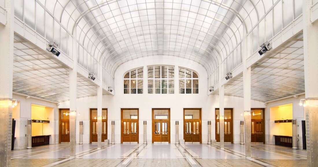 Nach 100 Jahren der Nutzung als Bankgebäude wird der historische Prachtbau Otto Wagners, die Postsparkasse am Wiener Georg-Coch-Platz nun zur Heimat für Kunst und Wissenschaft. Geplant ist, einen Raum für Interaktion, für Kreativität, für Innovation und soziale Entwicklung entstehen zu lassen.