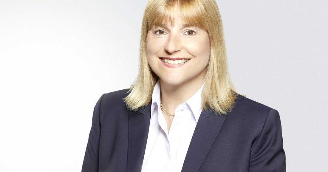 Dirk Lückemann wird als Bereichsleiter für Vertrieb, Marketing und Produktmanagement von Andrea Bußmann ersetzt. Sie wird nun das Unternehmen gemeinsam mit Andrea Schell und Andreas Ueberschär führen.