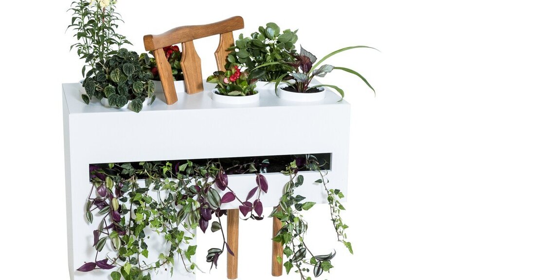 Schülerinnen und Schüler der HTBLVA Graz-Ortweinschule entwickelten für ihre Abschlussprojekte aus bestehenden Sesseln neue Möbelstücke, und ließen sich dafür von bekannten Gestaltern und Architekten inspirieren.