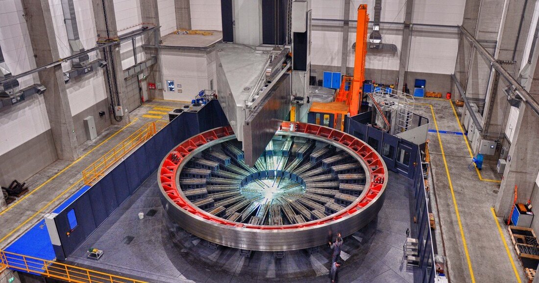 Kraftübertragung in der Stahlindustrie. Für die Herstellung von Stahl-Coils profitiert ein internationales Stahlwerk vom Know-how der Firmengruppe FCMD.