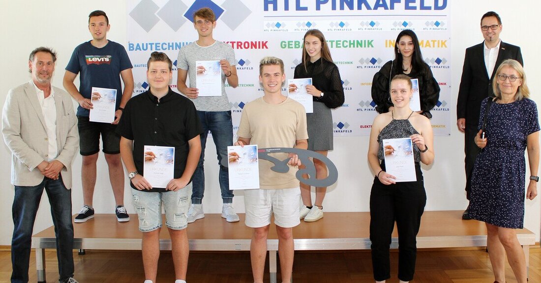 Zum 28. Mal fand heuer die HTL-Trophy statt. Beim Architektur-Nachwuchswettbewerb von Eternit konnten die Schüler der österreichischen Hochbau- und Design-HTLs ihre Ideen aus Faserzement präsentieren. Trotz Corona war es auch diesmal ein spannender Wettbewerb.