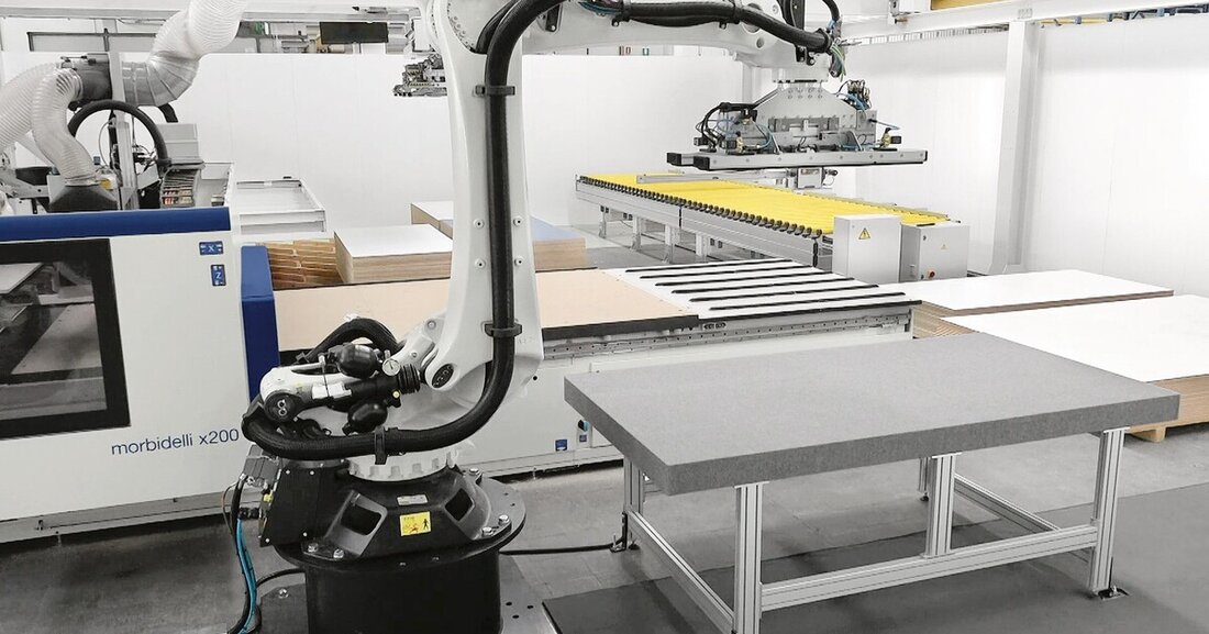 In einer aufwändigen Online-Liveshow zeigte der italienische Herstellere SCM neue Maschinen und Produktionslösungen.