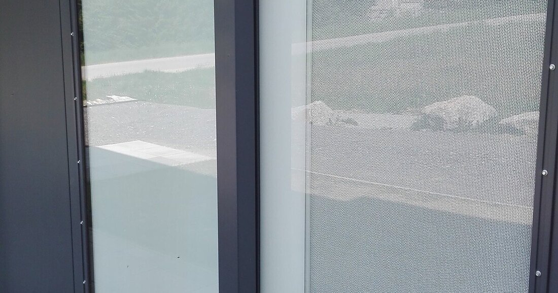 Wie lässt sich mit Fassaden und Dächern Sonnenenergie erzeugen? Eine Online-Galerie für gebäudeintegrierte Solarprodukte analysiert die Stärken und Schwächen von 30 Systemen.