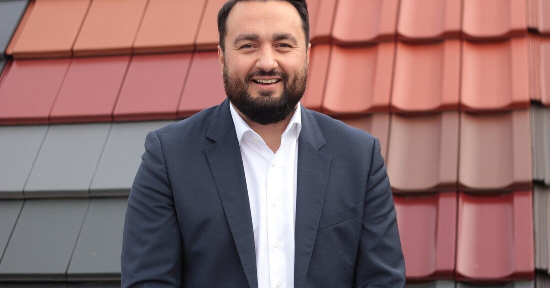 Seit dem 1.10.2020 ist Florian Scherr neuer Vertriebsdirektor bei der Creaton GmbH. Er ist als Vertriebsdirektor künftig sowohl für die Verkaufsregionen in Deutschland, das Key Account Management sowie das internationale Geschäft verantwortlich.  