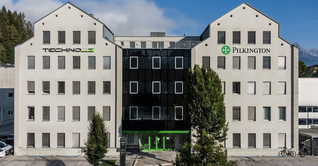 Bei Pilkington Austria wurde eine neuartige BIPV-Fassade installiert.