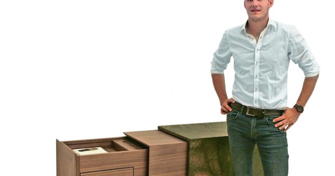 Florian Schiestls Wandmöbel „Hidden Mess“ enthält ein vielschichtiges Innenleben. 