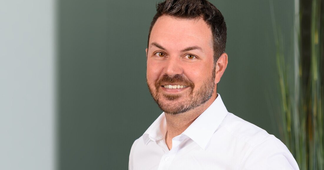 Die Okalux Glastechnik GmbH hat die Phase der Konsolidierung hinter sich gebracht und möchte mit neuem Eigentümer und neuem Geschäftsführer durchstarten. 