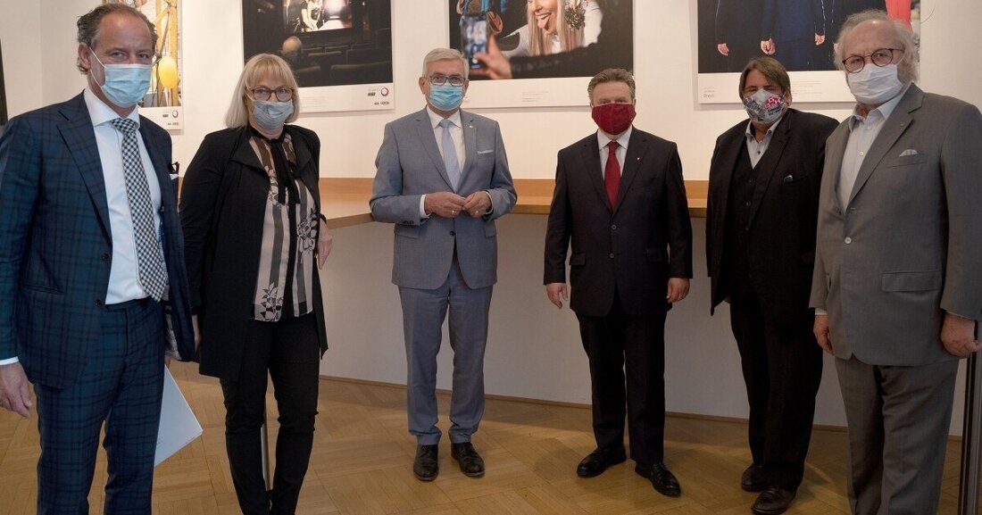 Geschlossener Apell an die Bundesregierung, dass die Bauwirtschaft weiter laufen muss.