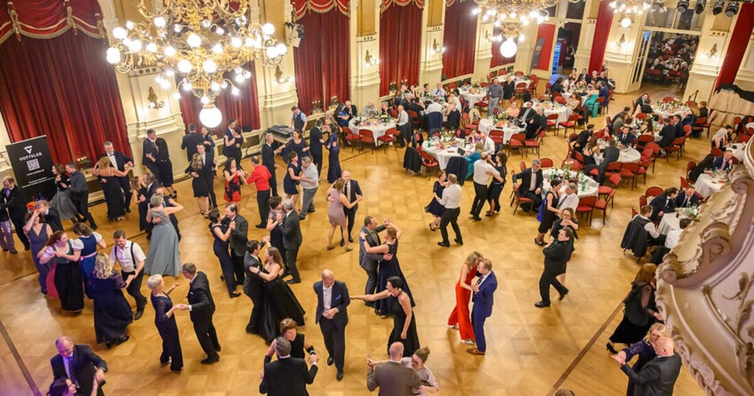 Am 26. Jänner wurde im Rahmen des traditionellen Tischlerballs statt des Hobels fleißig das Tanzbein geschwungen.