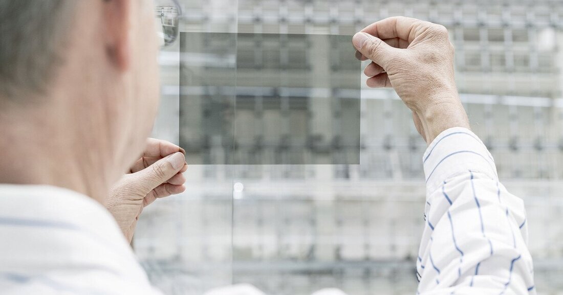 Mit "sedak tempered+" stellt Glasveredler Sedak das erste vorgespannte Glas ohne Anisotropien vor.