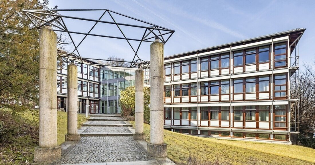 Bei der Sanierung des Bauamts Passau kommen in der Fassade Brandschutzgläser von Vetrotech Saint Gobain zum Einsatz.