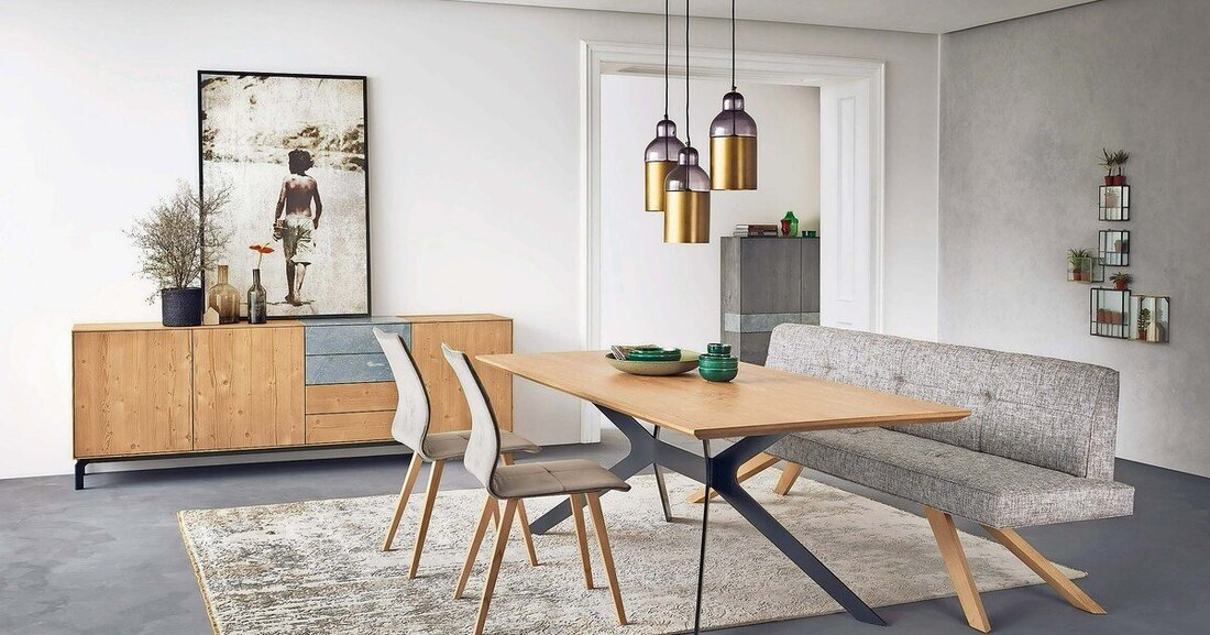 Das Beizen zählt zu den Königsdisziplinen in der Oberflächenveredelung von Holz. Doch worin liegen die Besonderheiten?