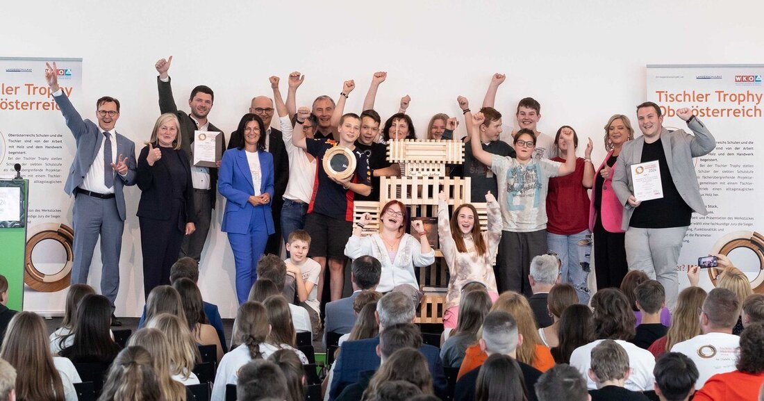 19 Schulen beteiligten sich an der OÖ Tischler Trophy 2024 und schufen mit viel Engagement und Kreativität Besucher "aus anderen Sphären".