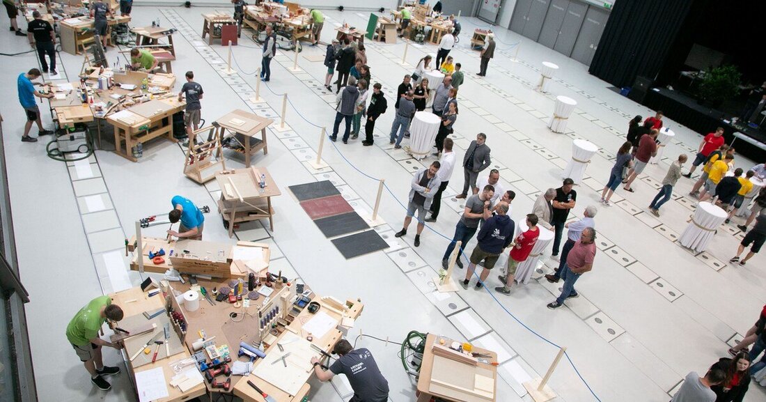 Die besten Tischlerlehrlinge Österreichs messen sich am 22. Juni im Veranstaltungszentrum Brandboxx in Salzburg.