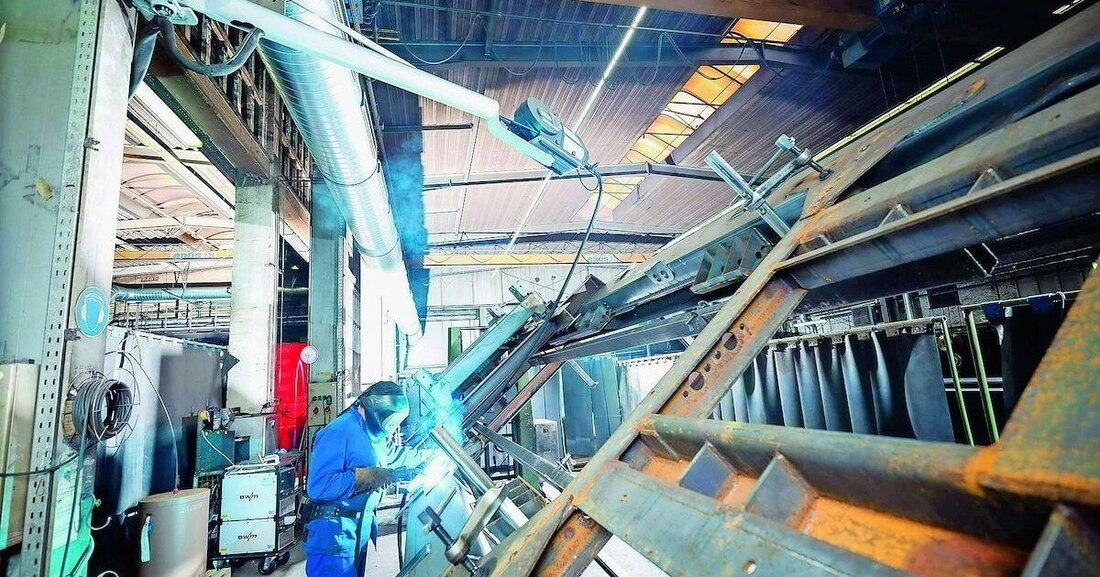 Hersteller präsentieren neue Ansätze für einen besseren Schutz vor Abgasen bei Schweißarbeiten.