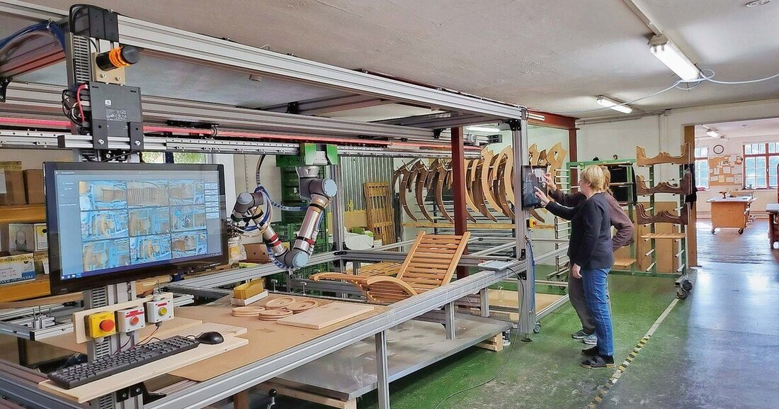 In Rahmen des Kooperationsprojekts „RoboCoat“ wurden monotone Arbeiten in zwei Tischlereien automatisiert.