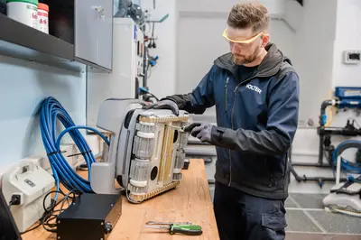 Werkstatt für Poolroboter und Pumpen