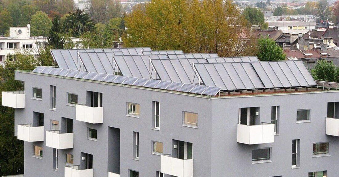 Das Salzburger Wohnprojekt Stadtwerk Lehen wächst 2013 weiter. Insgesamt 1.550 m² Kollektorfläche auf elf Gebäudedächern versorgen die Bewohner der Wohnsiedlung. In der zweiten Phase des Projekts wurden nun die Geschäftsgebäude des Competence Parks mit 57 Großflächenkollektoren aus dem Hause Tisun erweitert.