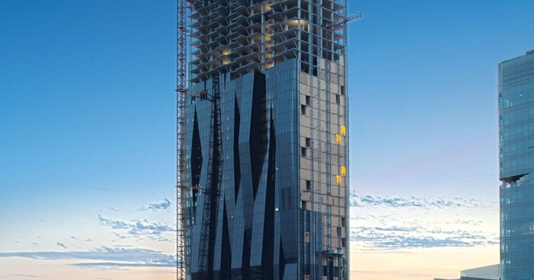 Nach der Absage der am nördlichen Wiener Donauufer geplanten EXPO 1995 entstand auf dem damals noch unbebauten Areal innerhalb weniger Jahre ein international beachtetes urbanes Zentrum mit zukunftsweisenden Wohn- und Bürogebäuden, Forschungsstätten und Freizeiteinrichtungen: die VIENNA DC.