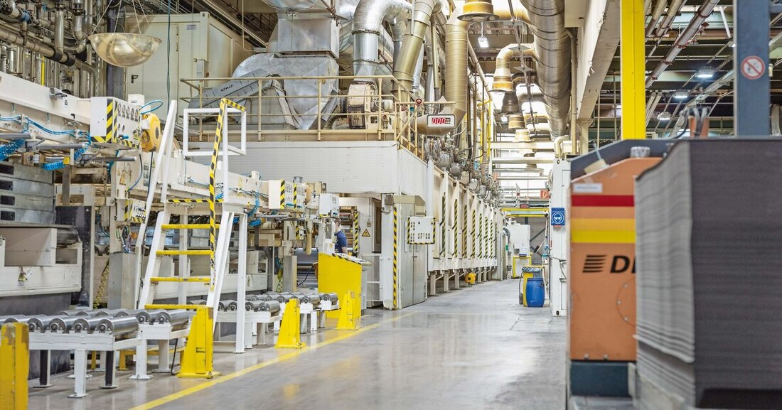 Mithilfe eines „digitalen Zwillings“ optimiert Fundermax die Produktion seiner Compactplatten.