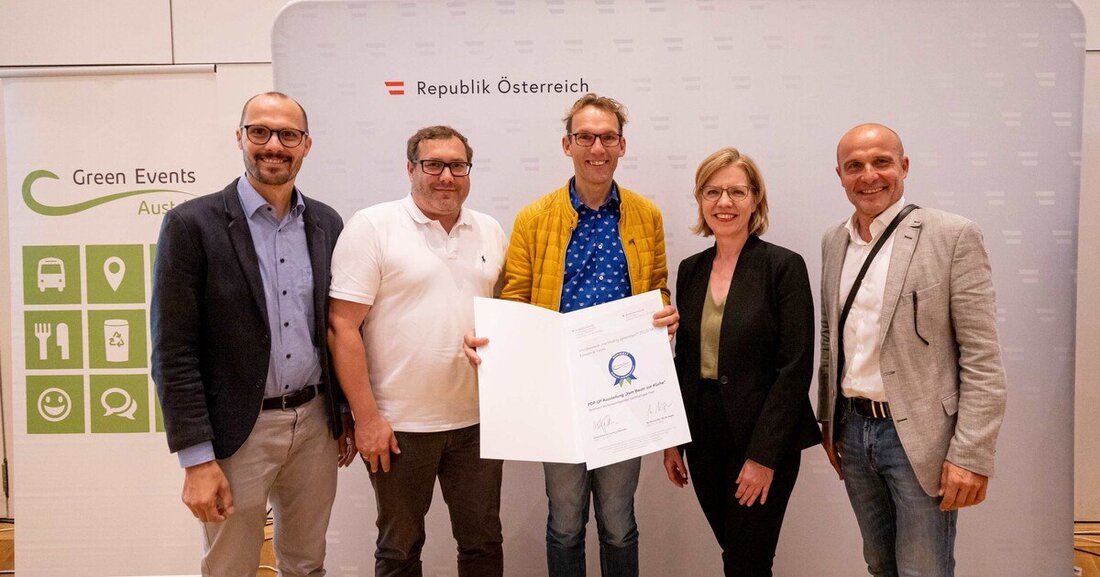 Das Ausstellungsevent "Vom Baum zur Küche" der Kooperation Salzburger Tischler Küche wurde im Rahmen des Wettbewerbs "nachhaltig gewinnen!" mit einer Nominierung gewürdigt.