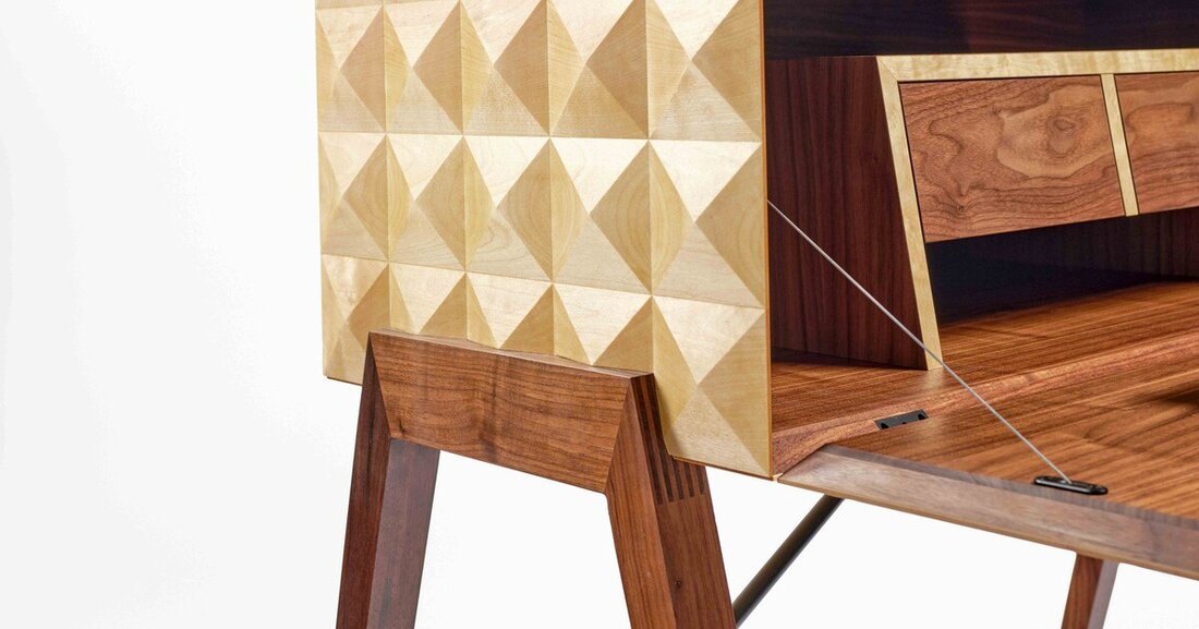 Jungmeister Markus Freiinger stellt vor: "Der Herr Sekretär“ überzeugt gleichermaßen im geschlossenen und im geöffneten Zustand.