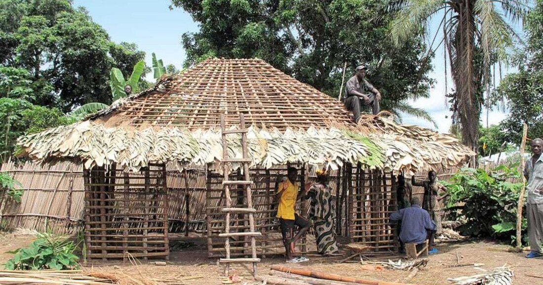 Der Salzburger Spengler- und Glasermeister Kurt Schwarzenbacher realisierte mit Spendern und Mitstreitern ein einzigartiges Hilfsprojekt in der afrikanischen Republik Kongo. Einiges konnte schon umgesetzt werden, viel gibt es noch zu tun. Mut zum Teilen ist gefragt.