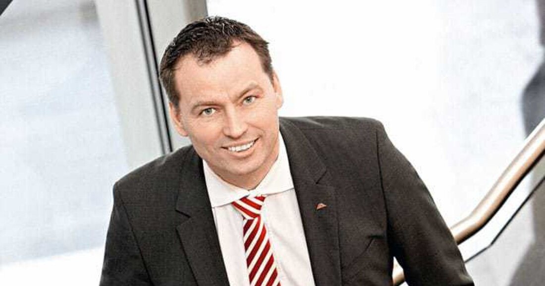 Passend zum Schwerpunktthema Belichtung kam es nur allzu gelegen, dass man uns zu einem Gespräch mit Roto-Top-Managern einlud. Wir nahmen dankend an, und drei Dachfensterexperten standen Rede und Antwort.