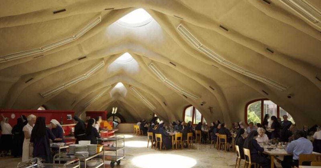 Günther Domenig (1934-2012) war die herausragende Figur der steirischen Architektenschaft seit den Sechzigerjahren schlechthin. Sein achtzigster Geburtstag bietet den Anlass um einen anderen Blick auf sein Schaffen zu werfen.