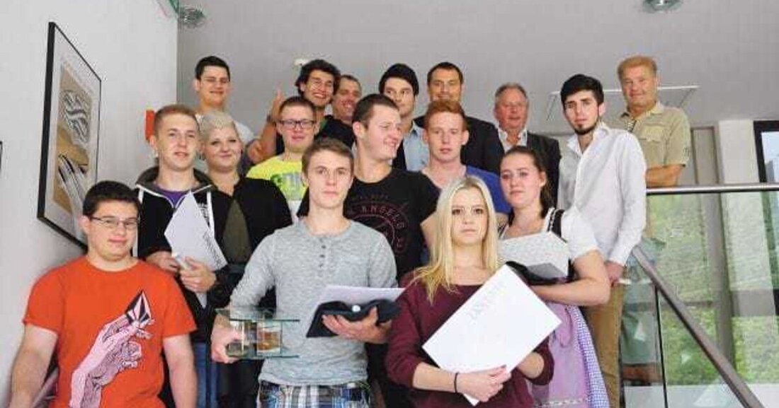 Spannende Tage erlebten Teilnehmer und Jury beim diesjährigen Bundeslehrlingswettbewerb in Kramsach. Jetzt steht er fest, der beste Glasernachwuchs des Jahres 2014.