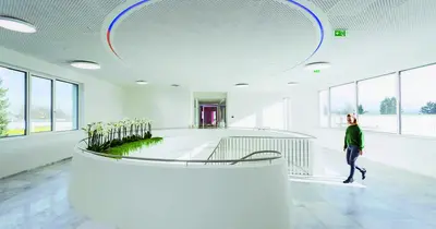 Flächenkühlsysteme: effiziente Alternative zur Klimaanlage