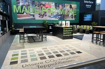 Interface präsentiert den ersten Prototyp eines CO2-negativen Kautschukbodens