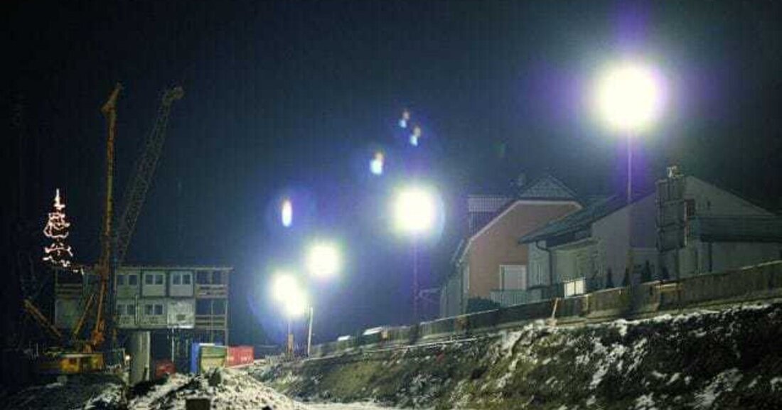 Nicht nur bei großen Baumaschinen bringen Innovationen mehr Effizienz auf die Baustelle. Auch neue kleine Baugeräte von Leuchten über Schneidmittel bis zu Generatoren verblüffen mit cleveren Ideen.  