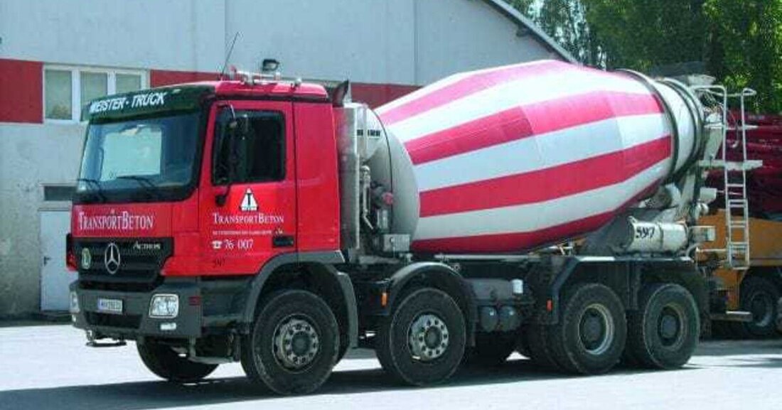 Höhere Tonnagen bei Transportbeton könnten CO2 sparen und Treibstoffkosten senken, das ergab eine ­Studie des Instituts für Verkehrswesen der TU Wien. Dagegen sprechen die verringerte Lebensdauer des Straßenoberbaus und die damit steigenden Instandhaltungskosten für Straßenbetreiber.   