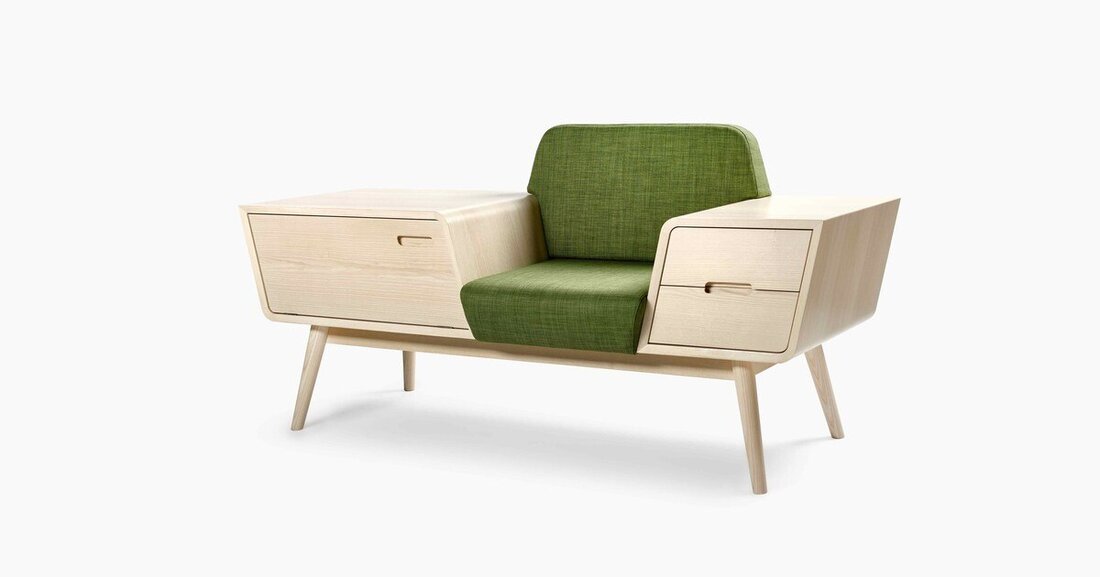 Das Sitzmöbel "Askia" von Adrian Graml ist erster Blickfang beim Betreten des Hauses.