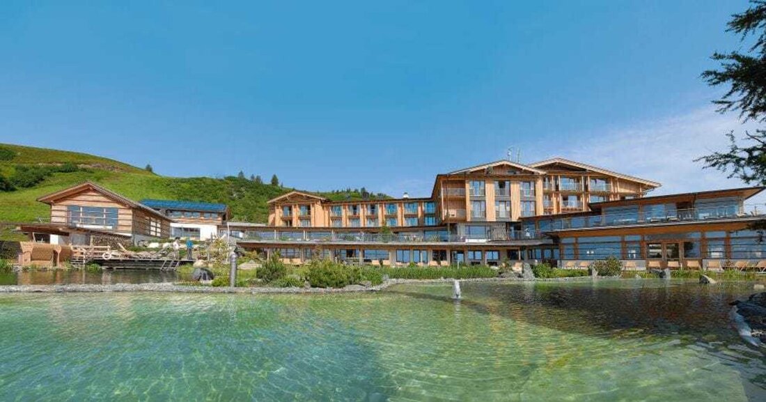 Der Baustoff Holz kommt im zeitgemäßen Bauen vielfach und in unterschiedlichster Weise zum Einsatz. Richtig eingesetzt, steht er anderen Werk- und Baustoffen um nichts nach. Bei der ersten Holzbau-Fachtagung, die kürzlich in Klagenfurt stattgefunden hat, standen die spezifischen Anforderungen an die technische Gebäudeausrüstung im Mittelpunkt.