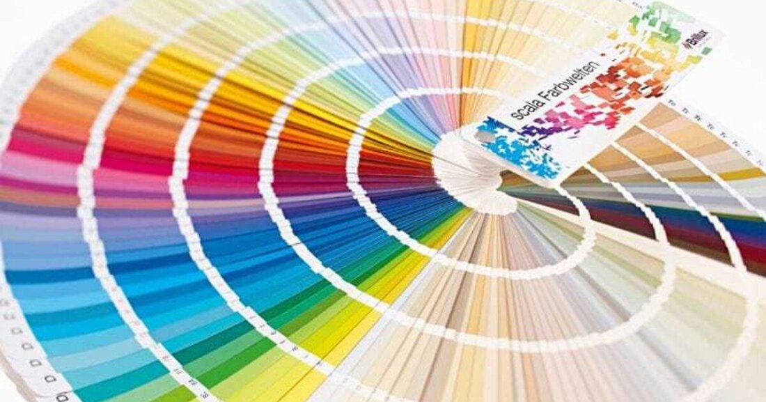 Mit der Erfindung der Silikatfarbe durch Adolf-Wilhelm Keim und deren Patentierung 1878 wurde ein Meilenstein im Bereich der Anstrichstoffe gesetzt. Silikatfarben begleiten die Architekturgeschichte des 20. und 21. Jahrhunderts: vom Historismus über den Jugendstil und das Bauhaus bis zu den spektakulären dekonstruktivistischen Bauwerken der Gegenwart. Sie begeistern seit Generationen Architekten, Handwerker und Künstler, und finden überall dort Anwendung, wo hohe ästhetische, gesundheitliche und bauphysikalische Ansprüche an Architektur und Farbe gestellt werden. Aus gestalterischer, ökologischer wie auch aus bauphysikalischer Sicht gewinnt die richtige Wahl des Oberflächenmaterials zunehmend an Bedeutung. Algenbildung auf WDVS, frühzeitiges Abwitterungsverhalten, Verschmutzungsneigung von Anstrichen, Feuchtehaushalt von Fassaden, Schimmel,..