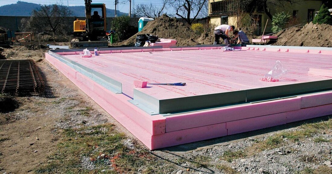 Der Dämmstoffhersteller Austrotherm präsentiert auf der „Bau München 2015“ 400 Millimeter dicke wasser- und druckunempfindliche XPS-Dämmplatten, um energetisch notwendige höhere Dämmdicken in der Perimeter- und Flachdachdämmung zu realisieren.