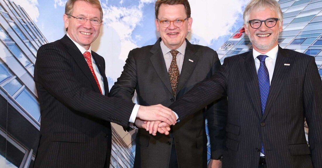 Anlässlich des Wechsels im Vorstand der Robert Bosch AG, Wien, waren am 30. März zahlreiche Geschäftspartner sowie Vertreter aus Wissenschaft, Wirtschaft, Politik und Medien in das Burgtheater geladen.   