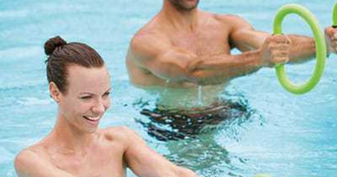 Bewegung im Wasser ist gesund und liegt im Trend. „Schwimmbad, Therme & Wellness“ spricht dazu mit Experten über neue und bewährte Therapiemethoden  und den Benefit für Gäste und Gastgeber.