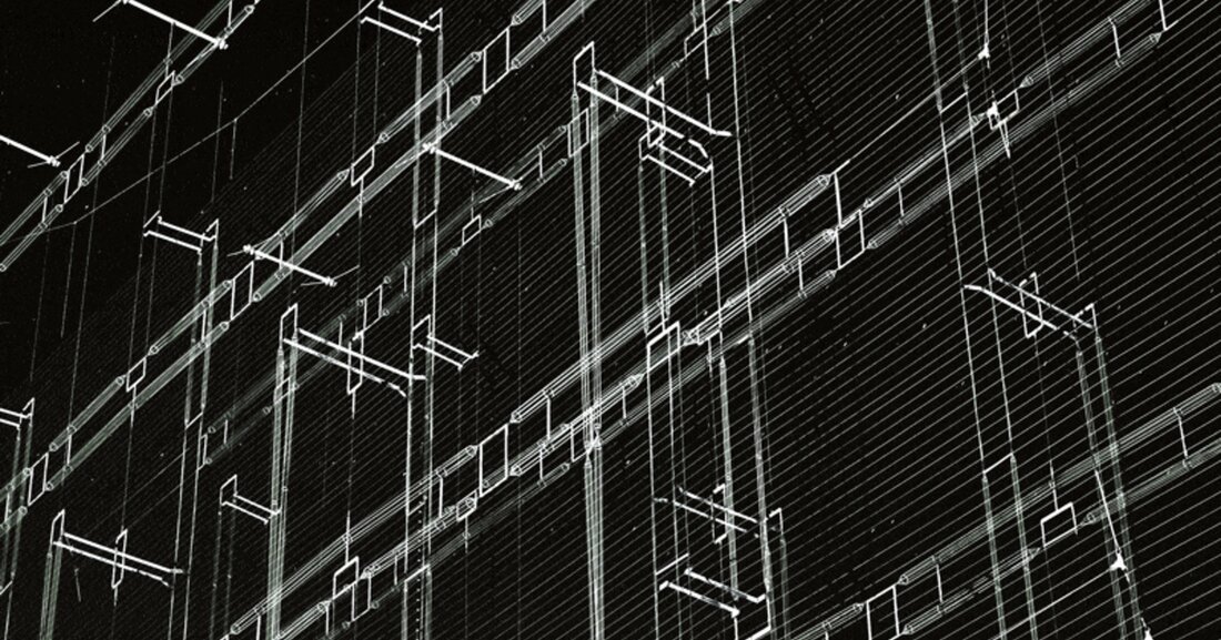 Das wohl bekannteste Zitat zum Thema „Licht und Architektur“ stammt von Le Corbusier aus dem Jahr 1922 (Vers une architecture): „Architektur ist das kunstvolle, korrekte und großartige Spiel der unter dem Licht versammelten Baukörper.“ Seit der Moderne, der Erfindung der Curtain Wall, großflächiger Fensterflächen und anderer Technologien, die eine neue Transparenz in das Bauwesen und in die Ideologie des Bauens gleichermaßen brachten, hat sich jedoch viel verändert. 2015 hat die Unesco das „Jahr des Lichts“ ausgerufen. Das Motto lautet „Licht für Wandel“ und soll an die Bedeutung von Licht als elementare Lebensvoraussetzung für Menschen, Tiere und Pflanzen und daher auch als zentraler Bestandteil von Wissenschaft und Kultur erinnern. Eine Bestandsaufnahme.